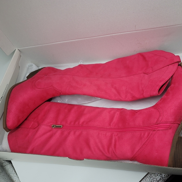 Chic Fuchsia Over the Knee Boots - Picture 4 of 4